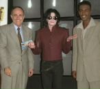 Michael Jackson фотография #39 (источник - https://vk.com/id43665606)