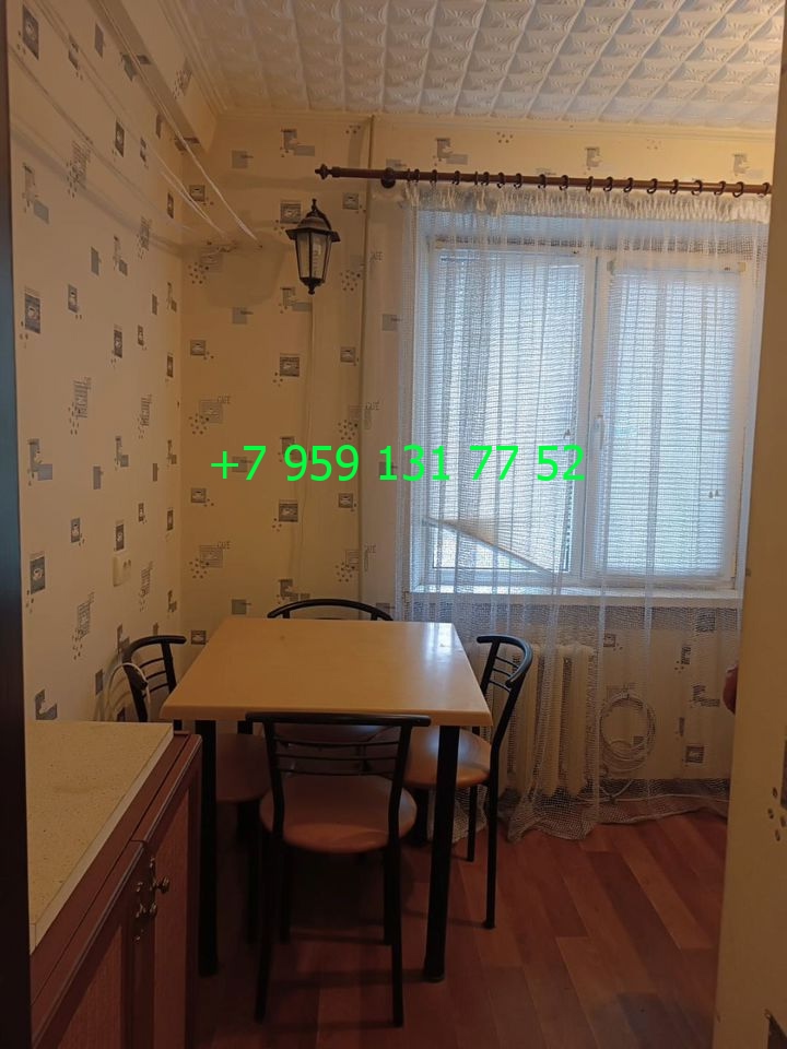 объект 467 Продаётся 1 к.квартира в г.Алчевске р-н СШ 6 ОП - 30 кв, кухня - 6 кв. 2/5 эт.дома Пластиковые окна KBE, пластиковые трубы, на полу качественный линолеум, дверь железная 5 мм, скрытые навесы, кондиционер LG, стиральная машина LG, холодильник Indesit, колонка, газовая печь, вытяжка, счётчики на все ...